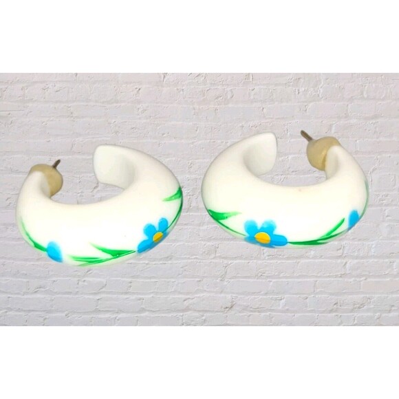Vtg Acrylic Floral Painted Half Hoop Earrings Pierced Cottage Classic Boho 80s - Picture 3 of 6